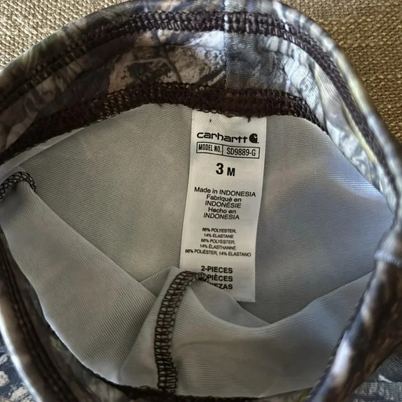 Carhartt girls size 3m performance material style short with pink branding - Picture 2 of 2